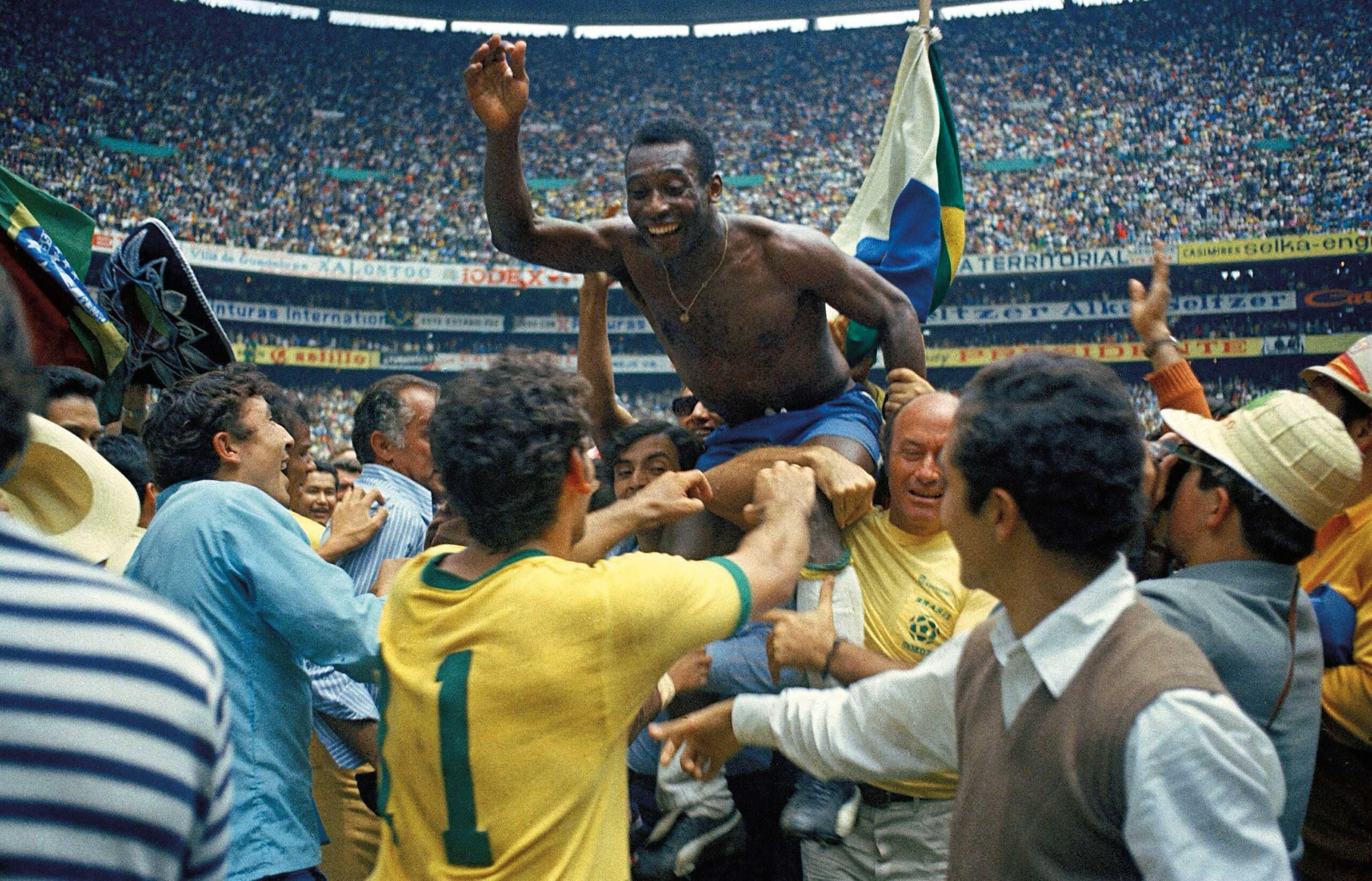 Pelé celebrates Brazil’s 1970 World Cup victory